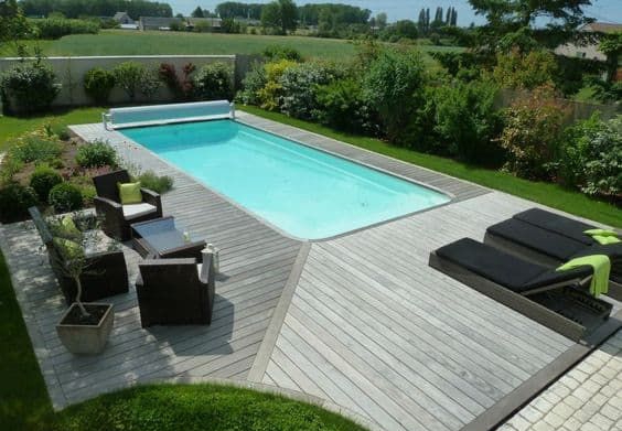 piscine dans une maison